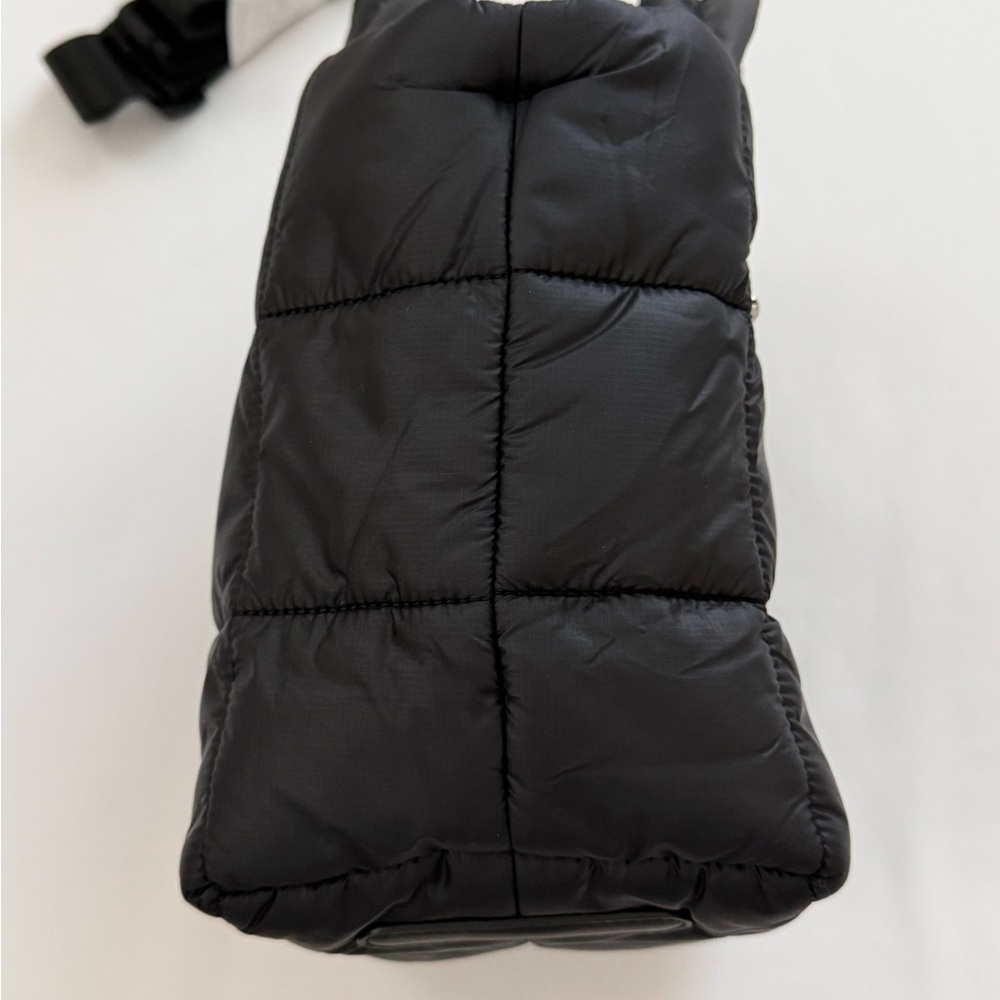 Lululemon Quilted Grid Small Tote, Black - Picture 7 of 16